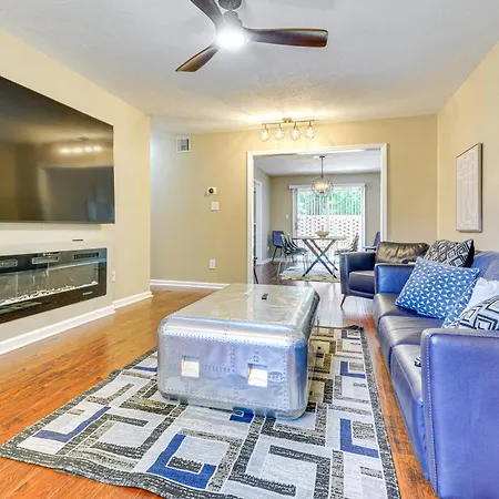 2 Mi To High Point University Townhome With Patio